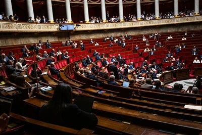 Fransiya Senatini qayta tiklanadigan to'siqlarni taqiqlaydi, ammo energiya si...